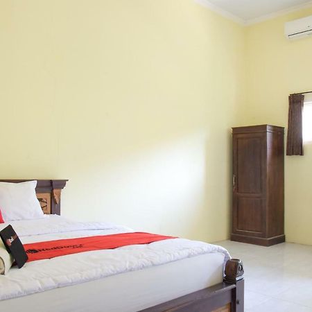 Готель Reddoorz Syariah Near Balai Kota Probolinggo 2 Екстер'єр фото